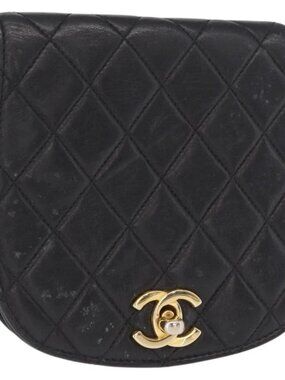 CHANEL Pouch Lamb Skin Black Gold CC Auth 165615
